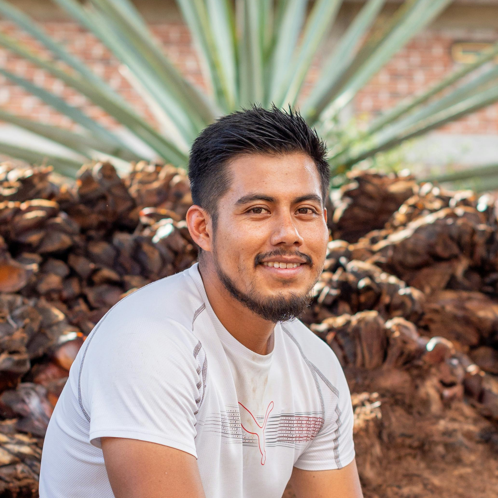 <em>Javier H.</em>